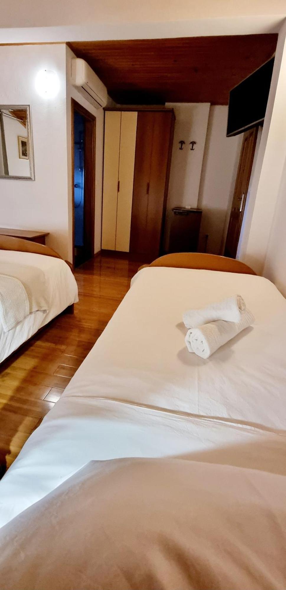 Nadija Rooms Funtana Exteriör bild